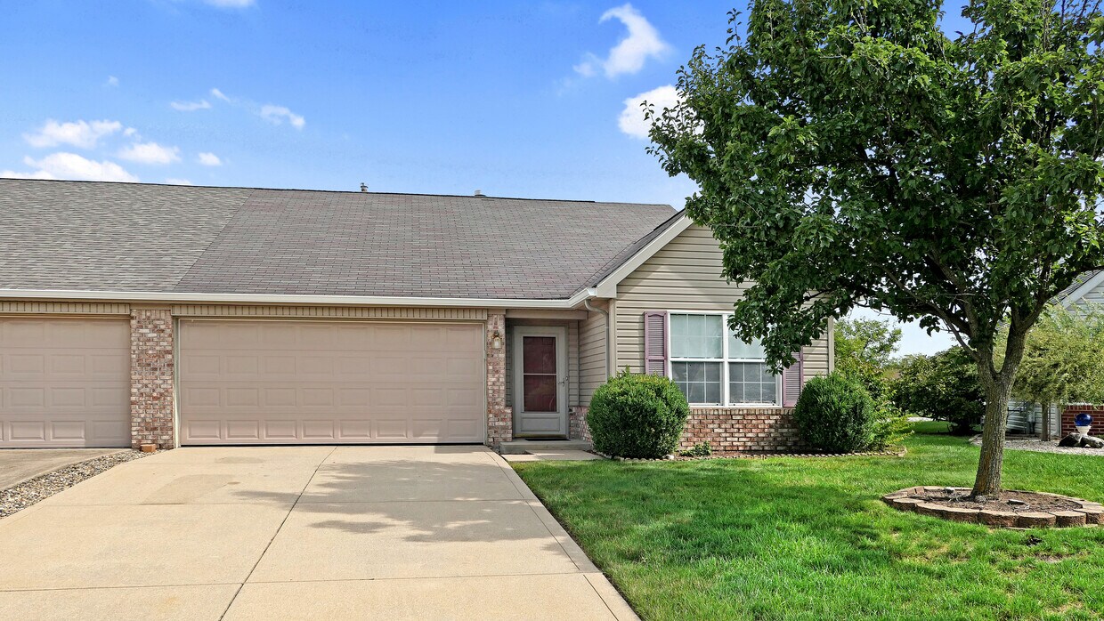 1160 Spencer Dr, Greenwood, IN 46143