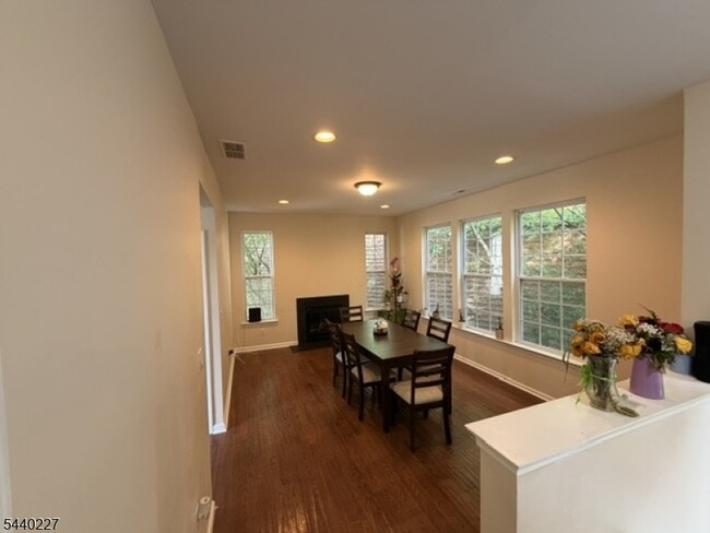 Building Photo - 310 Winding Hill Dr