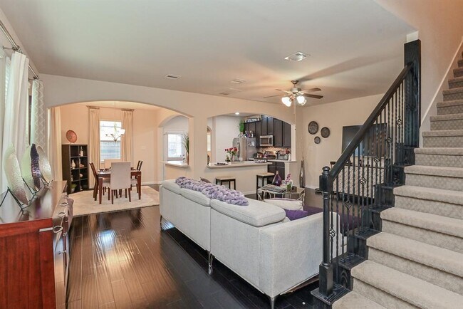 Foto del edificio - 8327 Hawthorne Valley Ln