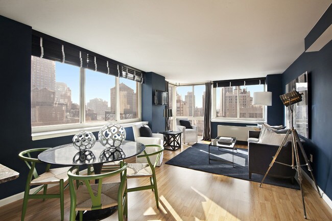 Building Photo - 66 W 38th St