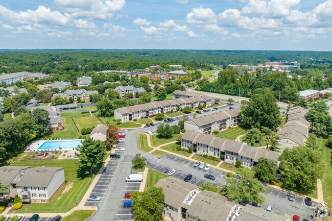 Building Photo - The Commons at Cowan Boulevard