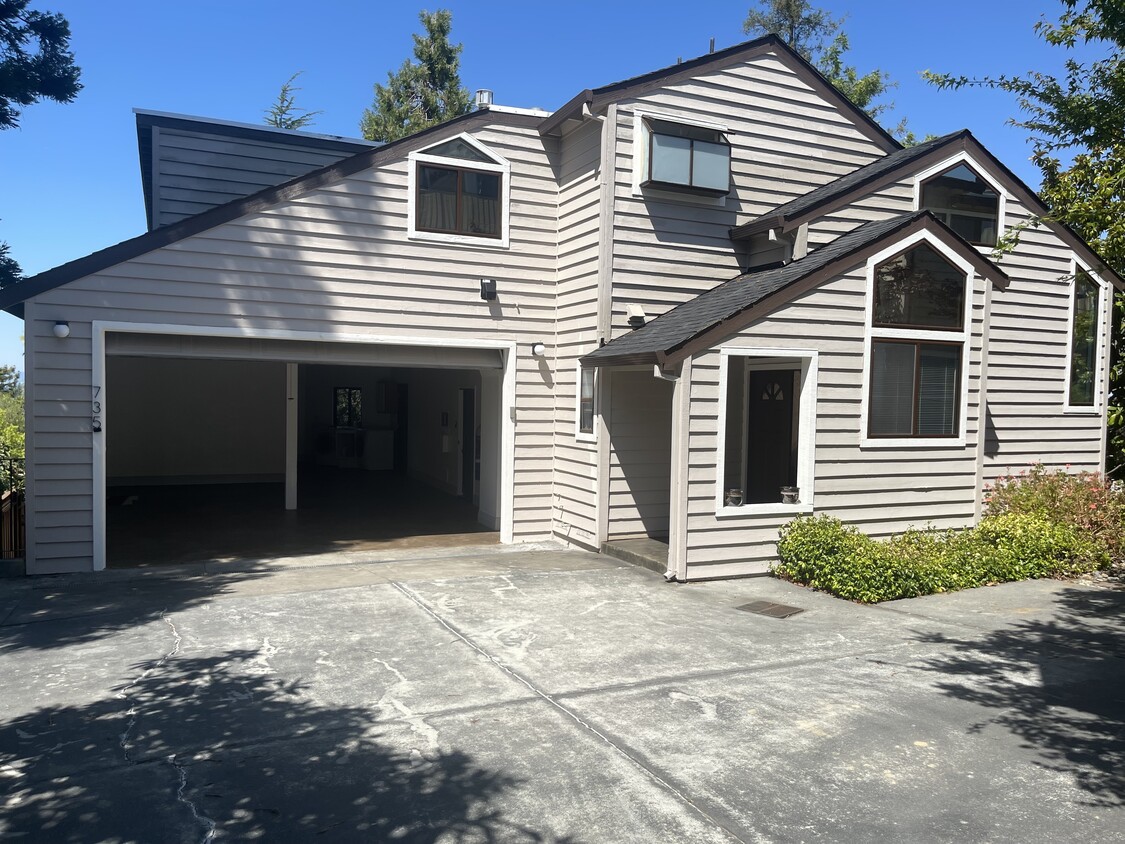 Foto principal - 735 Esther Ln