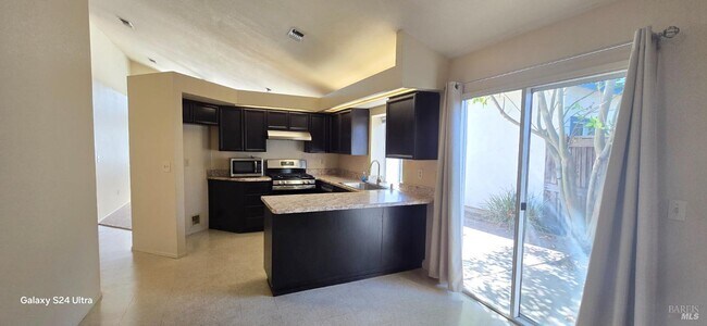 Building Photo - 1113 Buckthorn Ln