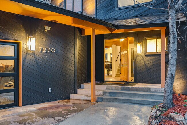 Foto del edificio - 7270 Pembroke Dr