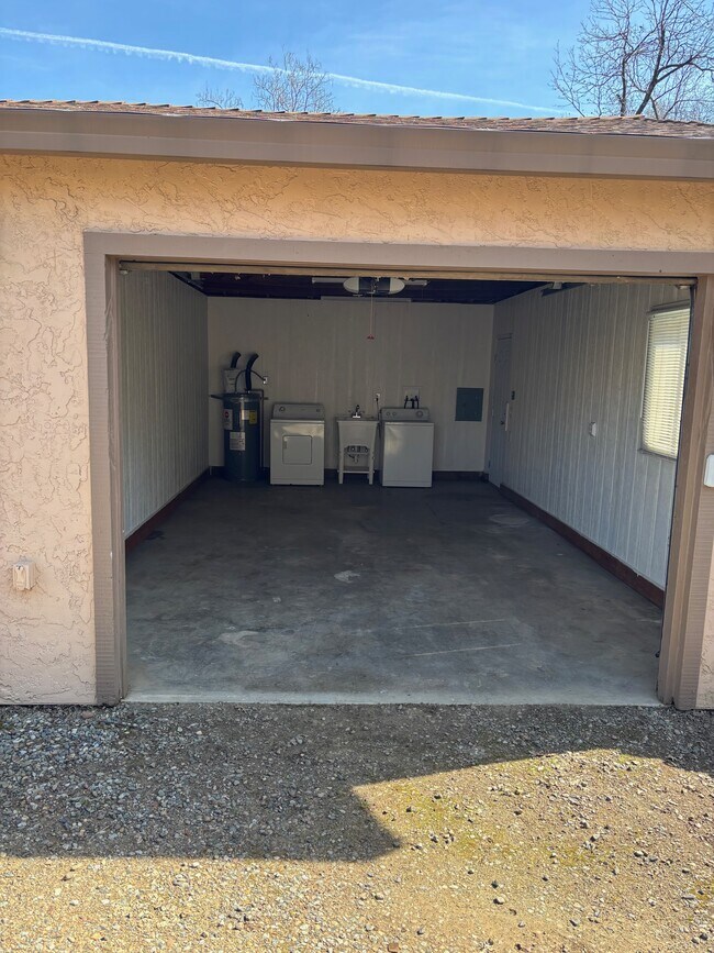 Foto del edificio - 3710 Fairgrounds Dr