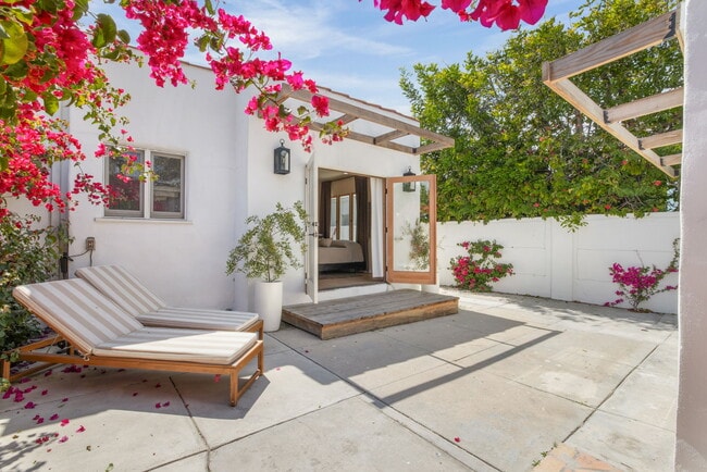 Building Photo - 6277 Commodore Sloat Dr