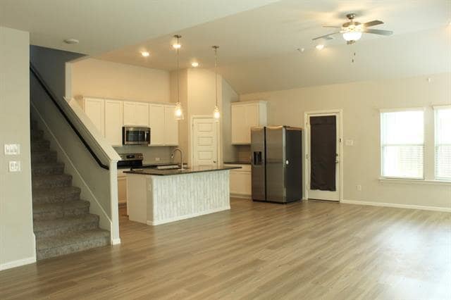 Building Photo - 223 Miramar Ave