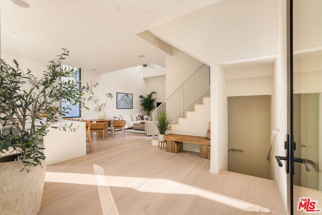 Foto del edificio - 4118 Wade St