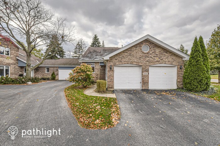 Primary Photo - 17221 Lakebrook Drive