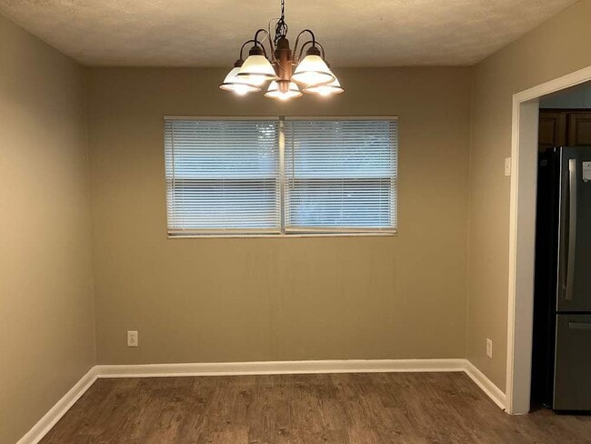 Building Photo - 1116 Willow Ln