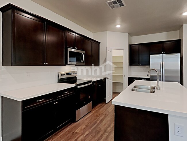 Building Photo - 2106 Reaves Way