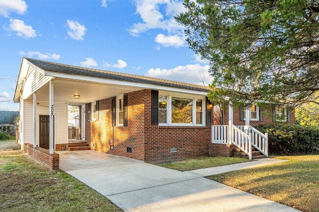 Foto del edificio - Welcome to Regalwoods!