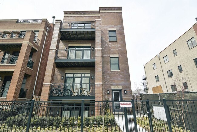 Building Photo - 4342 N Ashland Ave