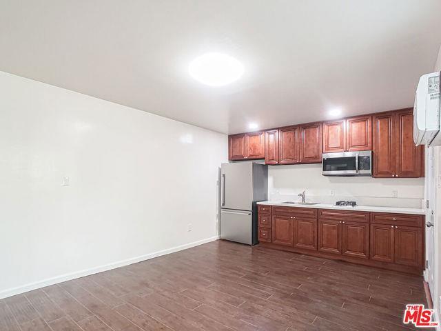 Foto del edificio - 453 N Kingsley Dr