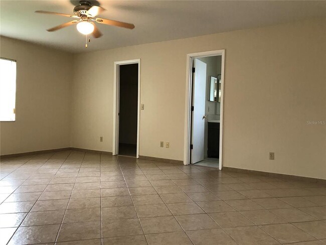 Foto del edificio - 9226 Toby Ln