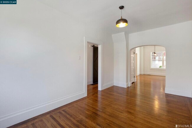 Foto del edificio - 1550 Hampshire St