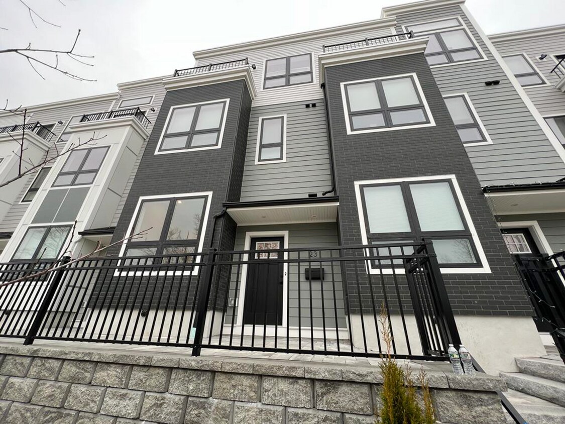 Newly built 3bedroom townhomes at Charles... House Rental in Boston