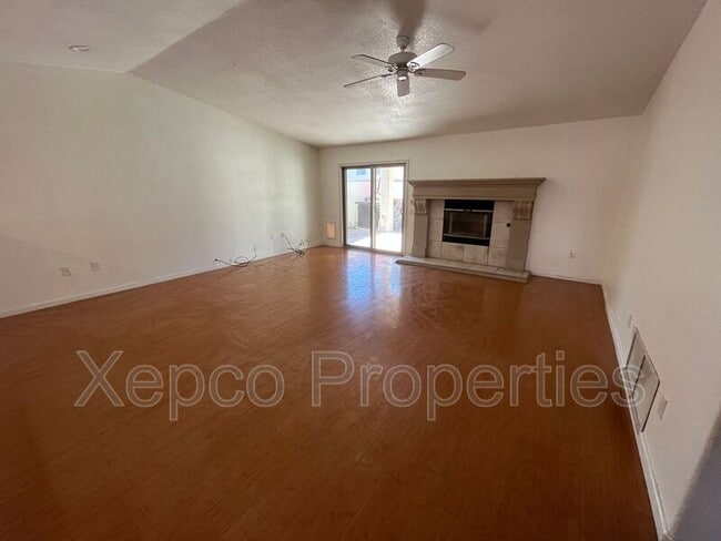 Building Photo - 51865 Avenida Velasco