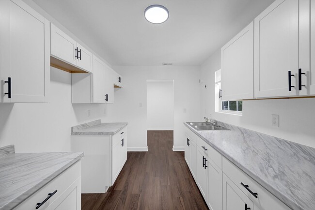 Building Photo - New Rental Opportunity in Memphis!