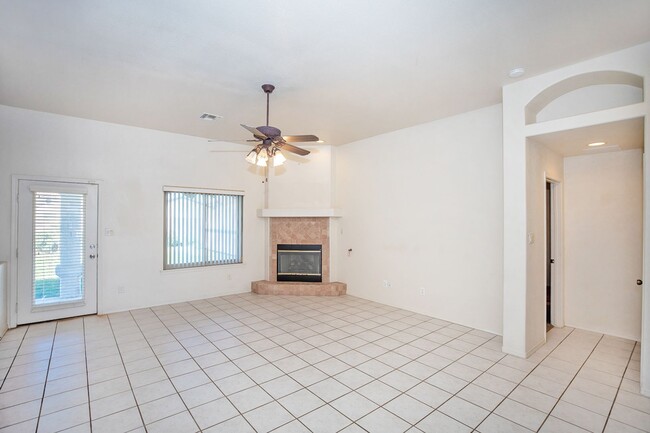 Building Photo - Yuma East Rental Available.