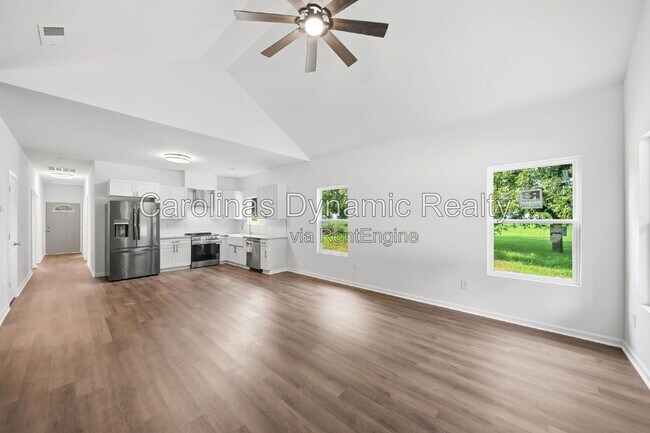 Foto del edificio - 1533 S Battleground Ave