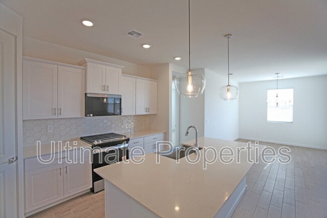 Foto del edificio - 17655 W Monroe St