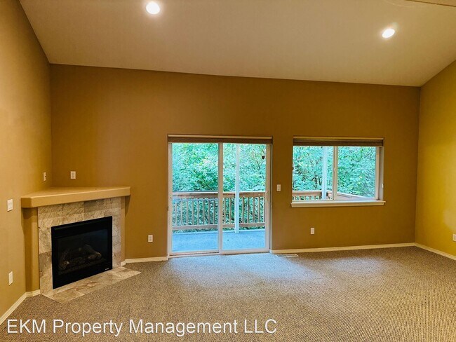 Building Photo - 3 br, 2.5 bath House - 8025 NE 38th Avenue