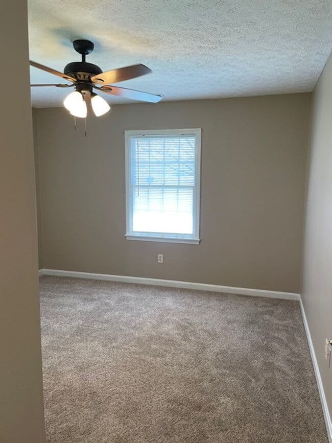 Building Photo - 108 Croghan Way