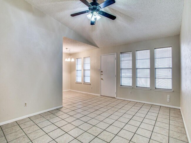 Foto del edificio - 3416 Hamilton Ave