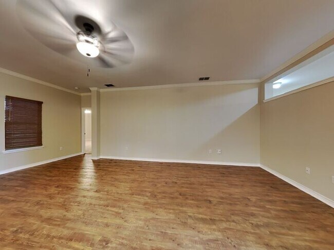 Foto del edificio - No App Fees. 1 Month Free with move in by ...