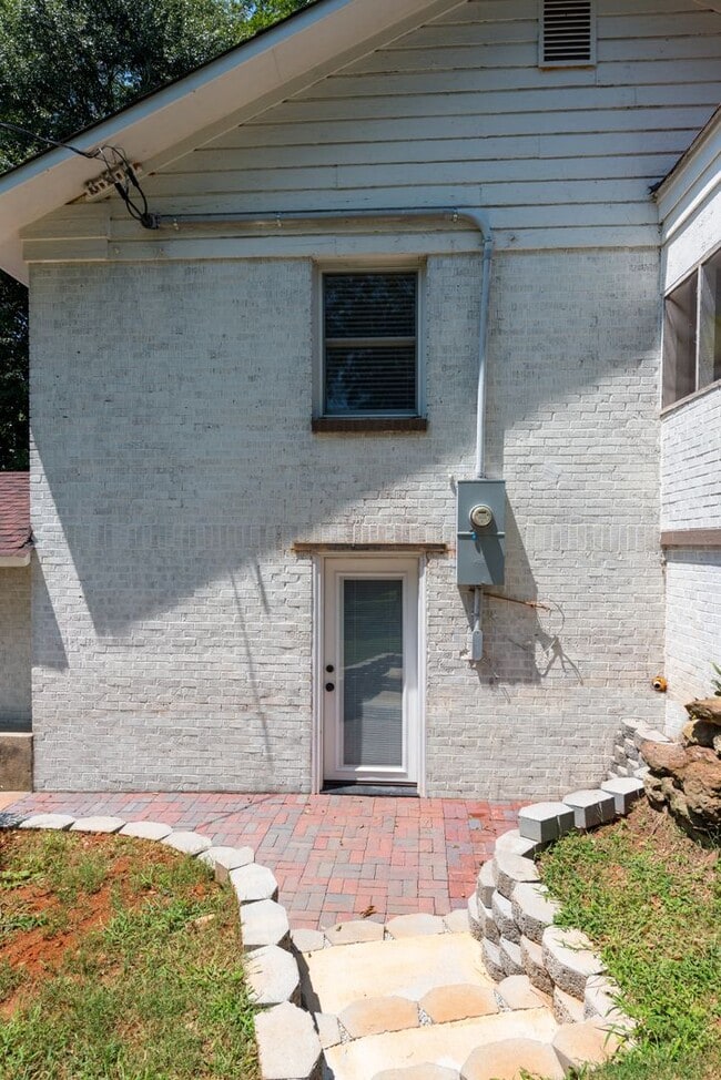 Foto del edificio - 2615 W Main St