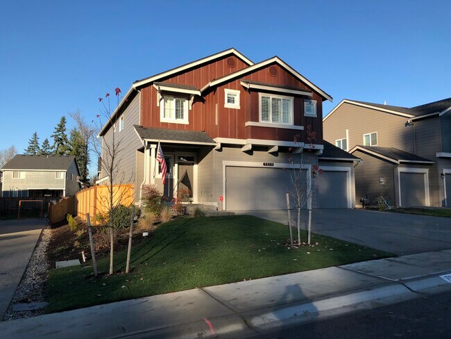 ¡Casa tranquila y conveniente con fácil acceso a las comodidades del vecindario! - 7919 165th St Ct E