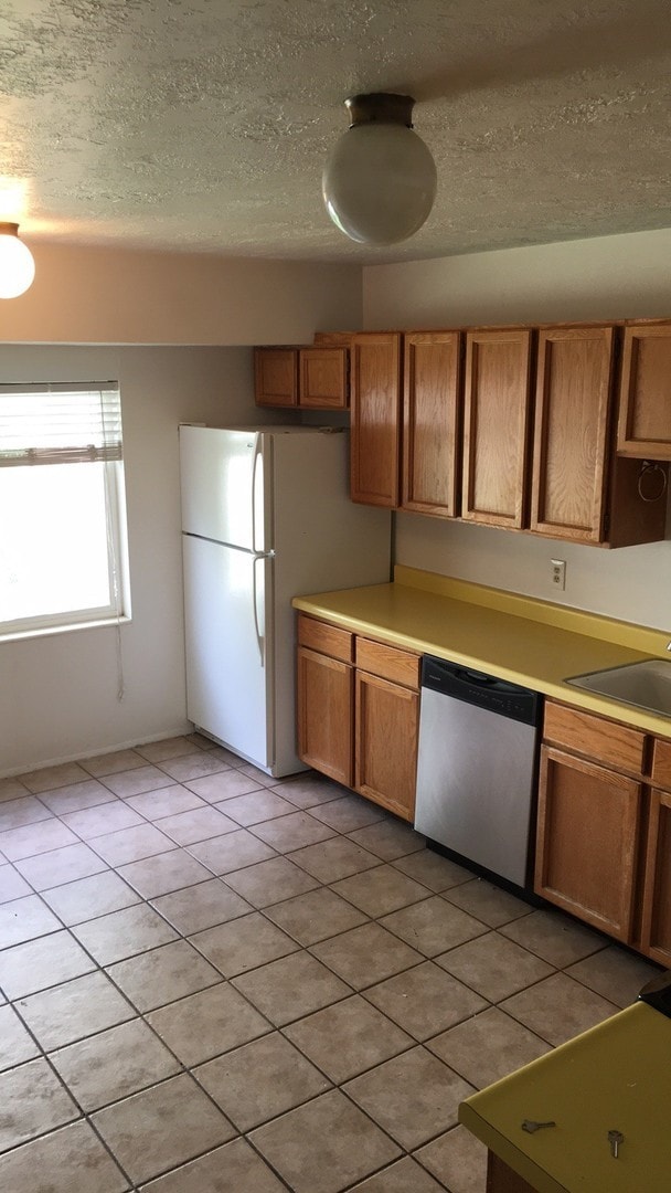 Building Photo - Salt Lake City Duplex - Available Now!