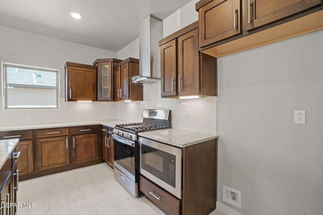 Building Photo - 7520 Enchanted Pt Dr