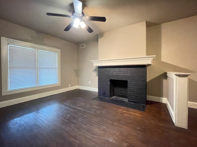 Foto del edificio - 2215 Sanger Ave