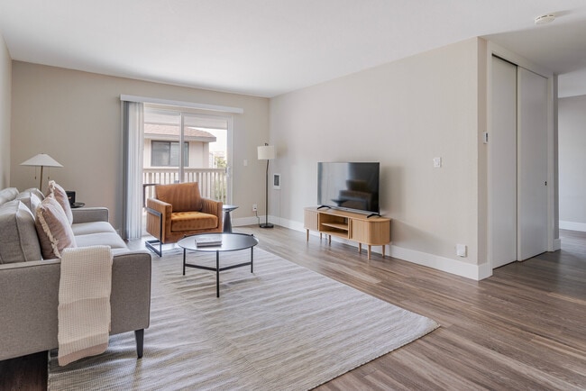 Foto del edificio - 950 E Hillsdale Blvd