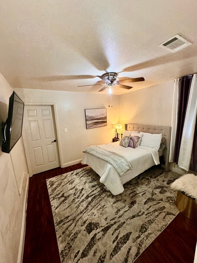 Main Bedroom - 3333 Delachaise St