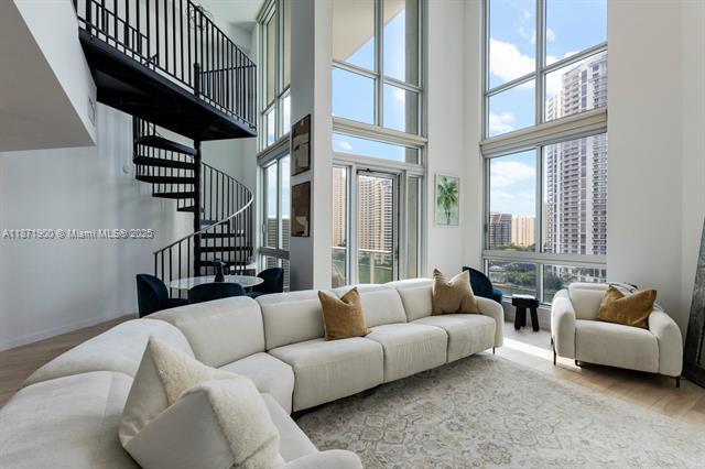 Foto del edificio - 300 S Biscayne Blvd