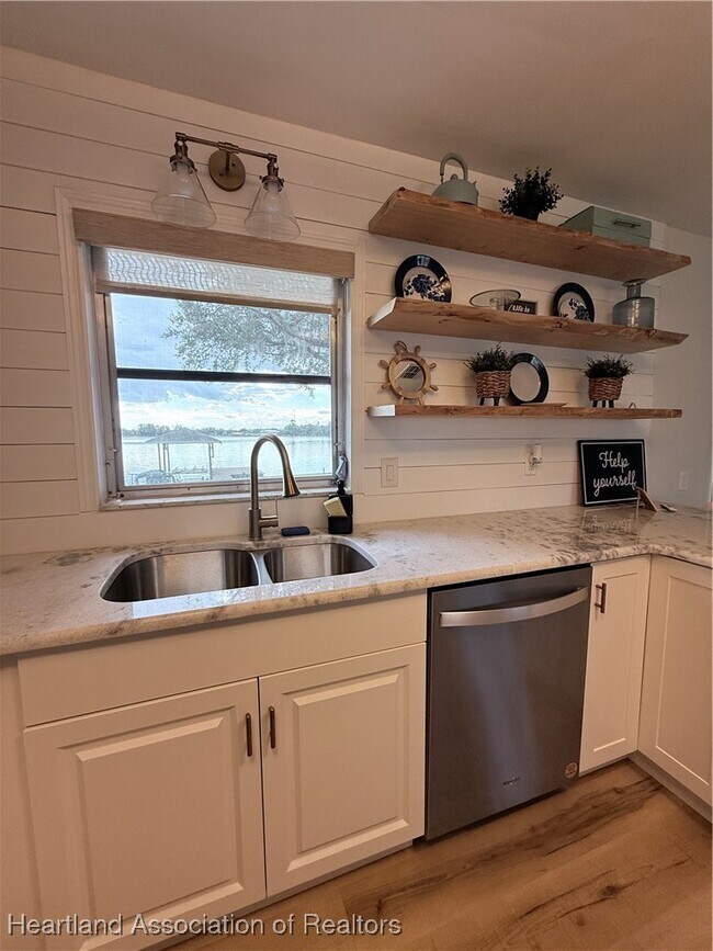 Foto del edificio - 185 Autumn Ave