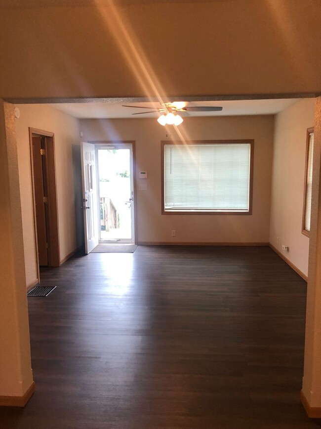 Building Photo - Cozy & Modern 1BD/1BA HOME for Rent!