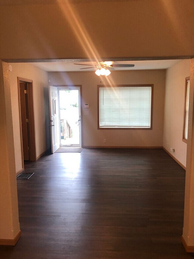 Foto del edificio - Cozy & Modern 1BD/1BA HOME for Rent!