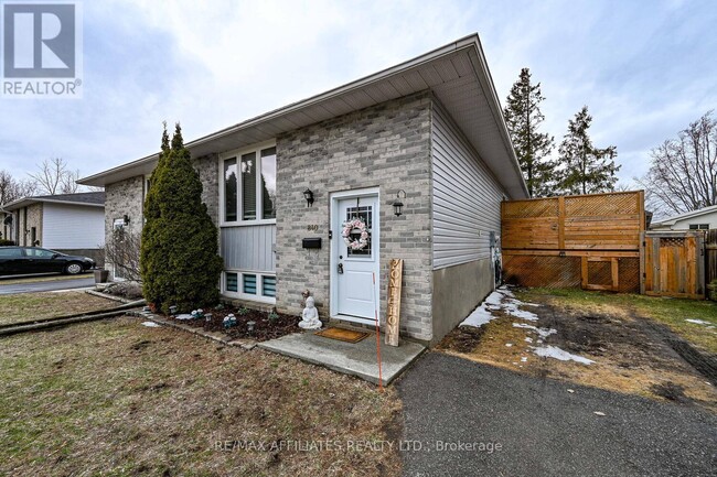 Building Photo - 840 Macodrum Dr
