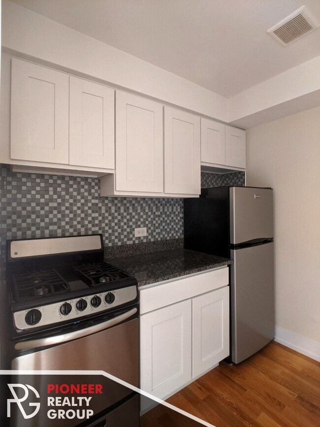 Foto del edificio - 563 W Arlington Pl