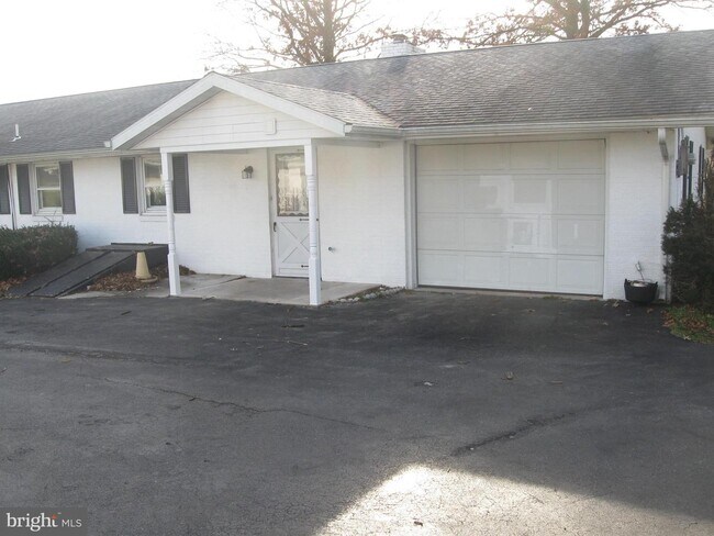 Building Photo - 145 Fisher Mill Stream Rd