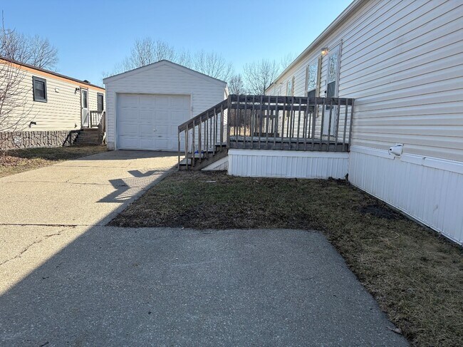 Foto del edificio - 2131 Windover Dr