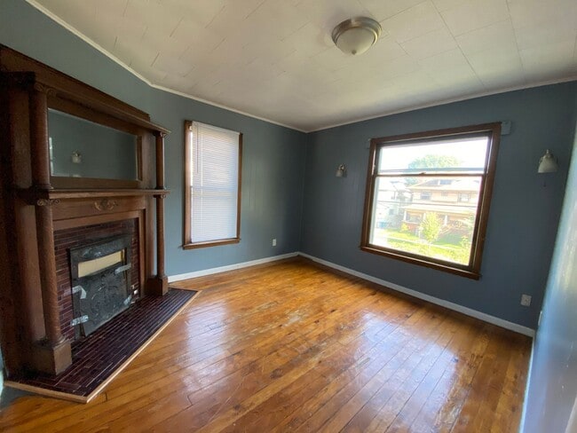 Building Photo - 931 W Lovell St
