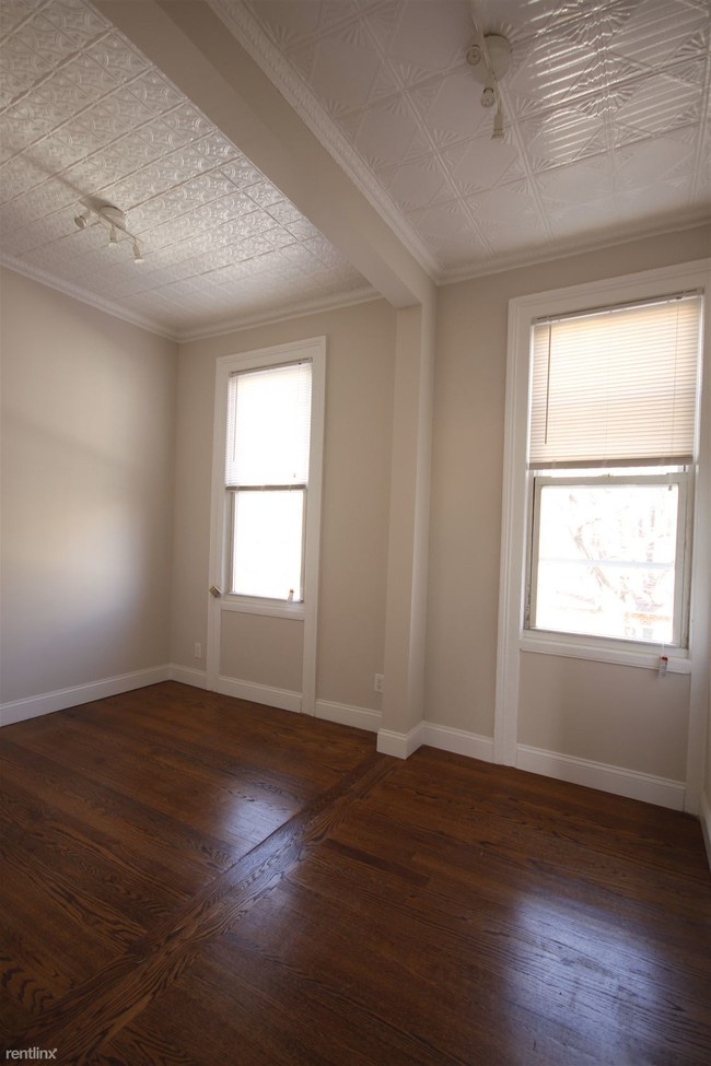 Building Photo - 208 Jackson St