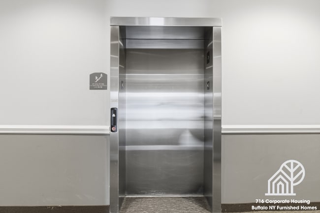 Building Photo - 2493 Sweet Home Rd