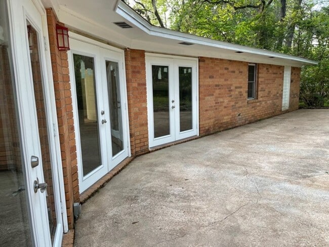 Building Photo - Beautiful single-family home on Ox Bottom ...