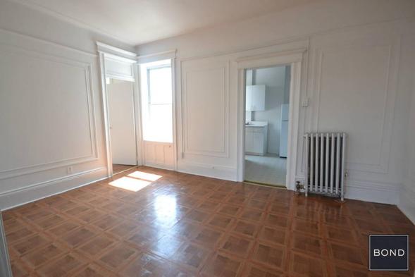 Foto del edificio - 3114 STEINWAY St